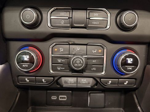 Used 2024 Chevrolet Tahoe Z71 image 38