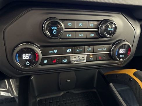 Used 2024 Ford Bronco Badlands AWD/4WD image 10