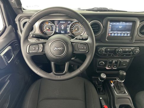 Used 2023 Jeep Wrangler Willys AWD/4WD image 20