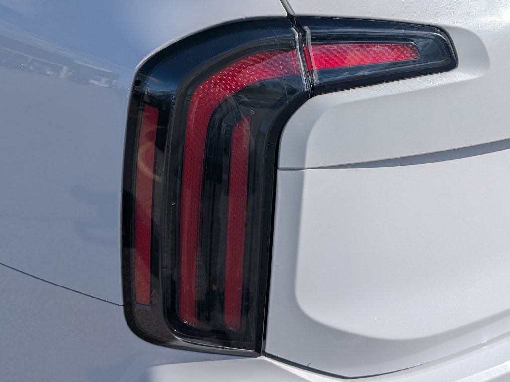Certified 2024 Kia Telluride EX w/ EX Captain's Chair Package FWD image 9