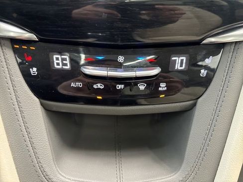 Used 2020 Cadillac XT6 Premium Luxury image 34