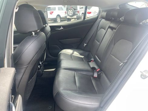 Used 2018 Kia Stinger RWD image 12