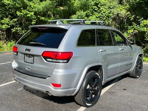 Used 2015 Jeep Grand Cherokee Altitude AWD/4WD image 5