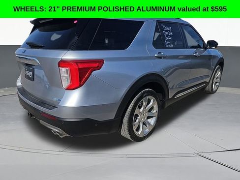 Used 2020 Ford Explorer Platinum w/ Premium Technology Package image 4