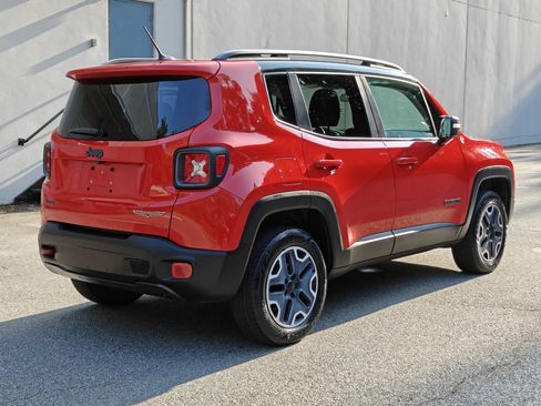 Used 2015 Jeep Renegade Trailhawk AWD/4WD image 3