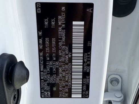 Used 2023 Toyota Highlander Limited FWD image 37