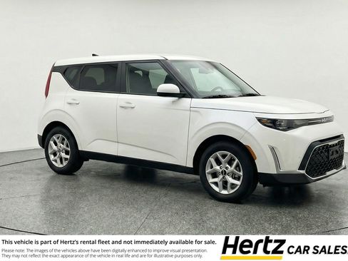 Used 2025 Kia Soul LX w/ LX Technology Package FWD image 1