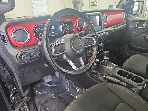 Used 2021 Jeep Wrangler Unlimited Rubicon w/ Cold Weather Group AWD/4WD image 15
