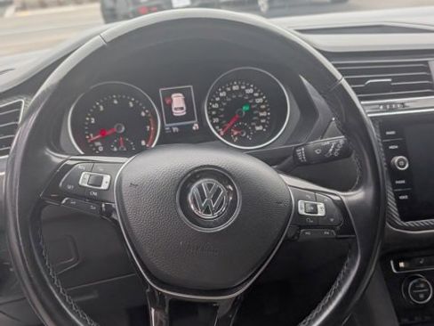 Used 2018 Volkswagen Tiguan SE w/ 3rd Row Seat Package image 39