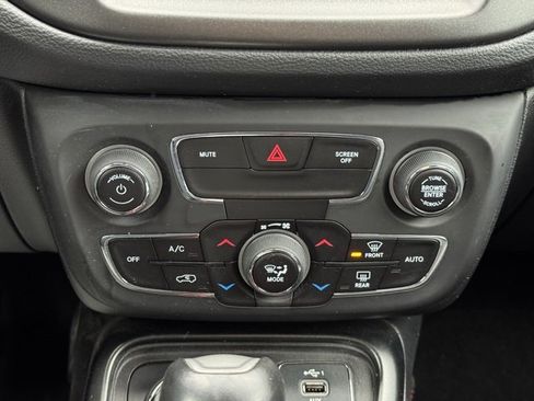 Used 2019 Jeep Compass Trailhawk w/ Leather Interior Group image 12