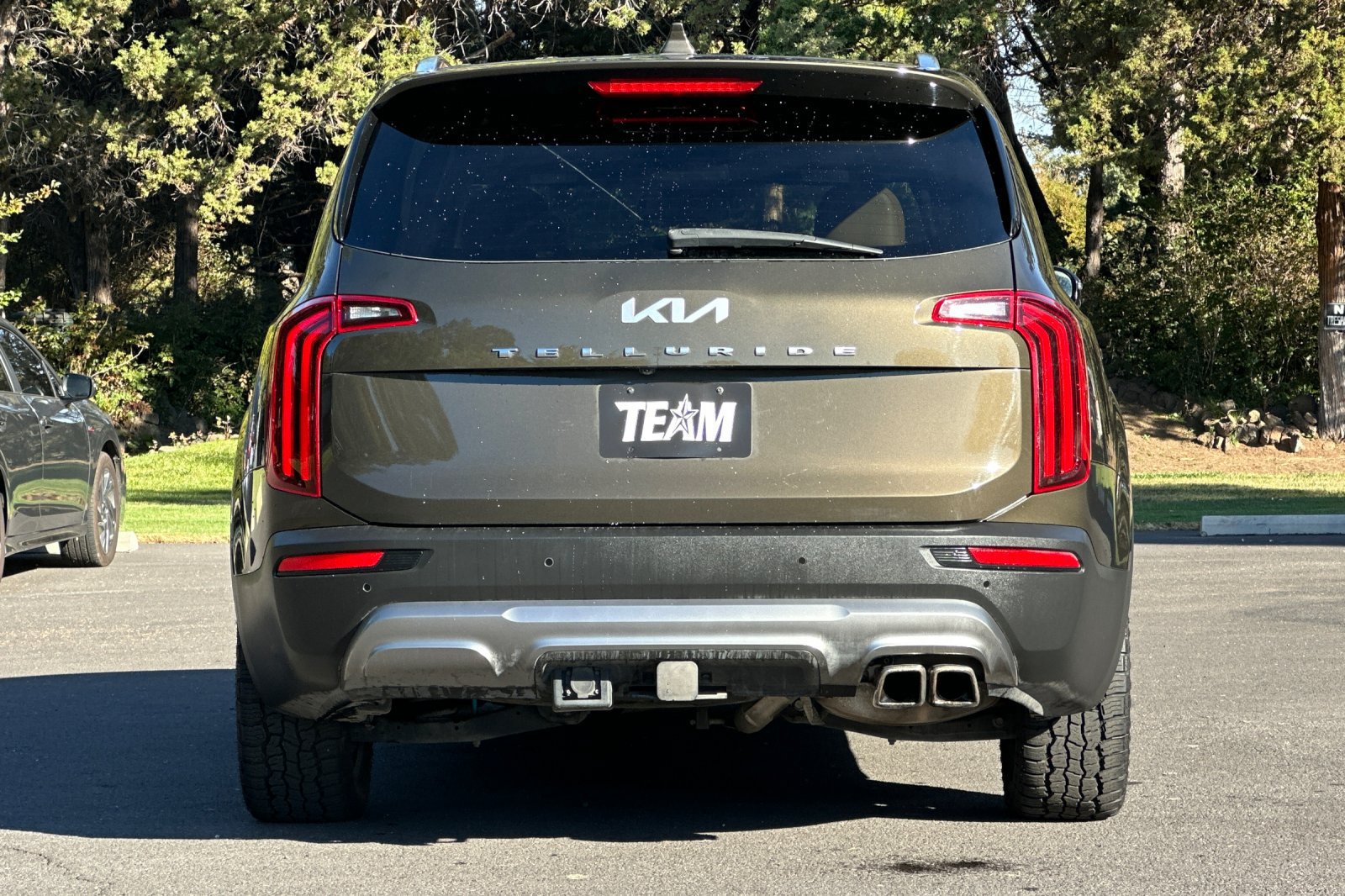 Used 2022 Kia Telluride SX w/ Towing Package FWD image 5