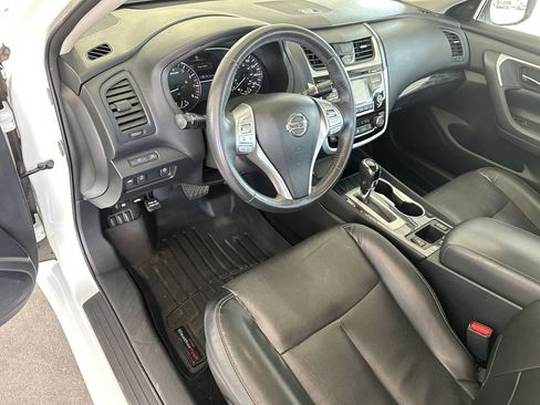 Used 2018 Nissan Altima 2.5 SL FWD image 12