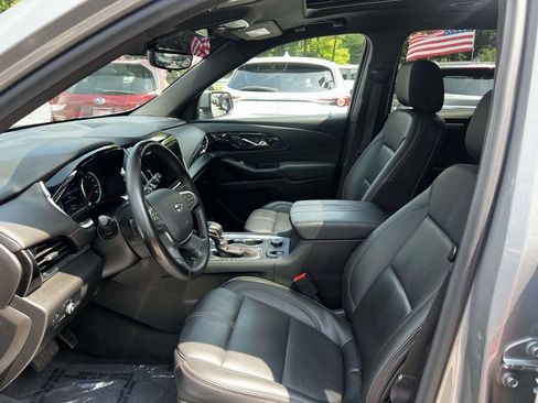 Used 2023 Chevrolet Traverse RS w/ LPO, Cargo Package AWD/4WD image 14