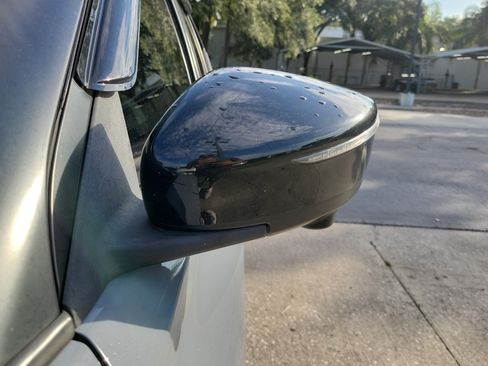 Used 2021 Nissan Kicks SR w/ SR Premium Package FWD image 4
