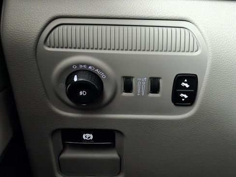 Used 2022 Jeep Wagoneer Series III image 57