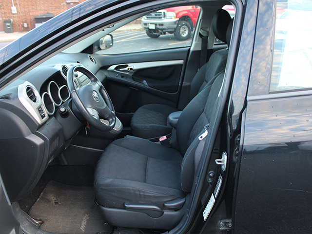Used 2009 Toyota Matrix S w/ All Weather Guard Pkg FWD image 10