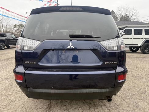Used 2013 Mitsubishi Outlander SE image 6