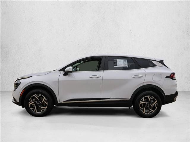 Used 2025 Kia Sportage LX AWD/4WD image 8