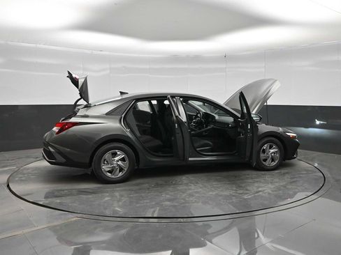 New 2026 Hyundai Elantra SE FWD image 41