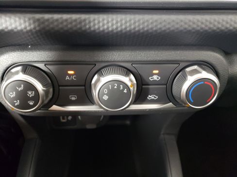 New 2025 Nissan Kicks S image 23