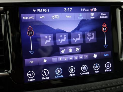 Used 2019 Chrysler Pacifica Limited image 54