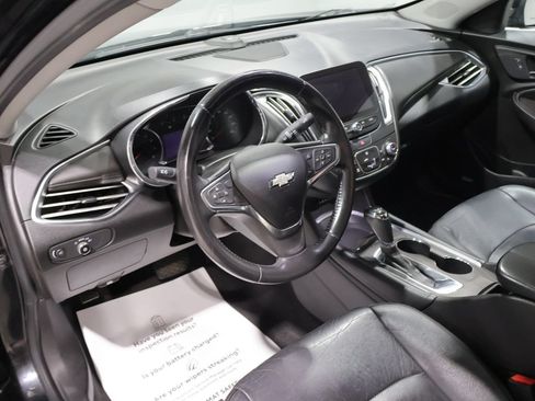 Used 2017 Chevrolet Malibu LT w/ Leather Package FWD image 17