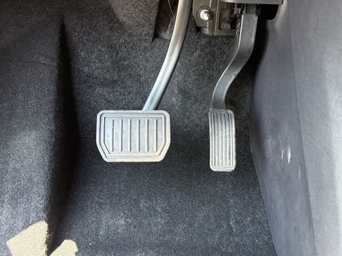 Used 2026 Tesla Model Y 2WD image 16