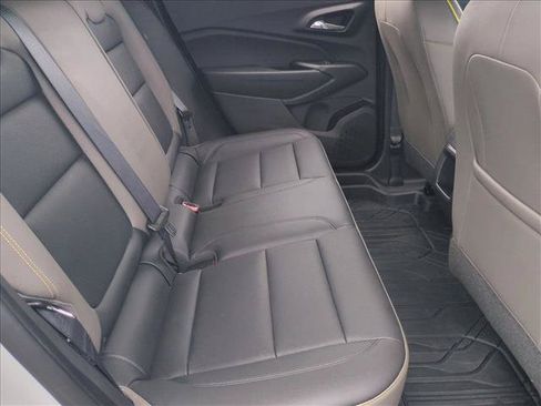 Used 2025 Chevrolet Trax ACTIV w/ Sunroof Package FWD image 19