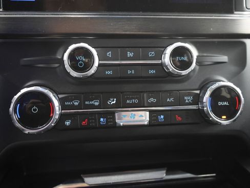 Used 2023 Ford F350 Lariat image 50