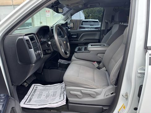 Used 2018 Chevrolet Silverado 1500 Custom w/ Custom Value Package AWD/4WD image 13
