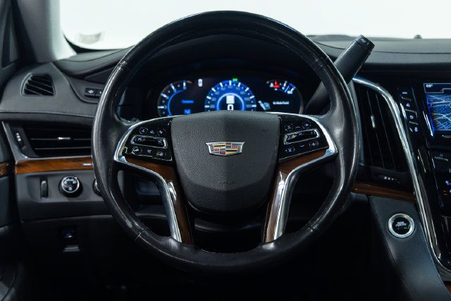 Used 2018 Cadillac Escalade Premium Luxury AWD/4WD image 14
