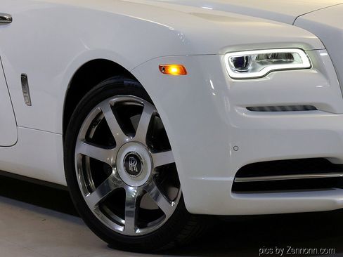 Used 2020 Rolls-Royce Dawn image 3