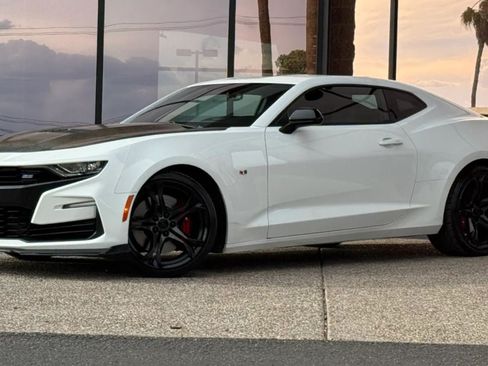 Used 2019 Chevrolet Camaro SS RWD image 3