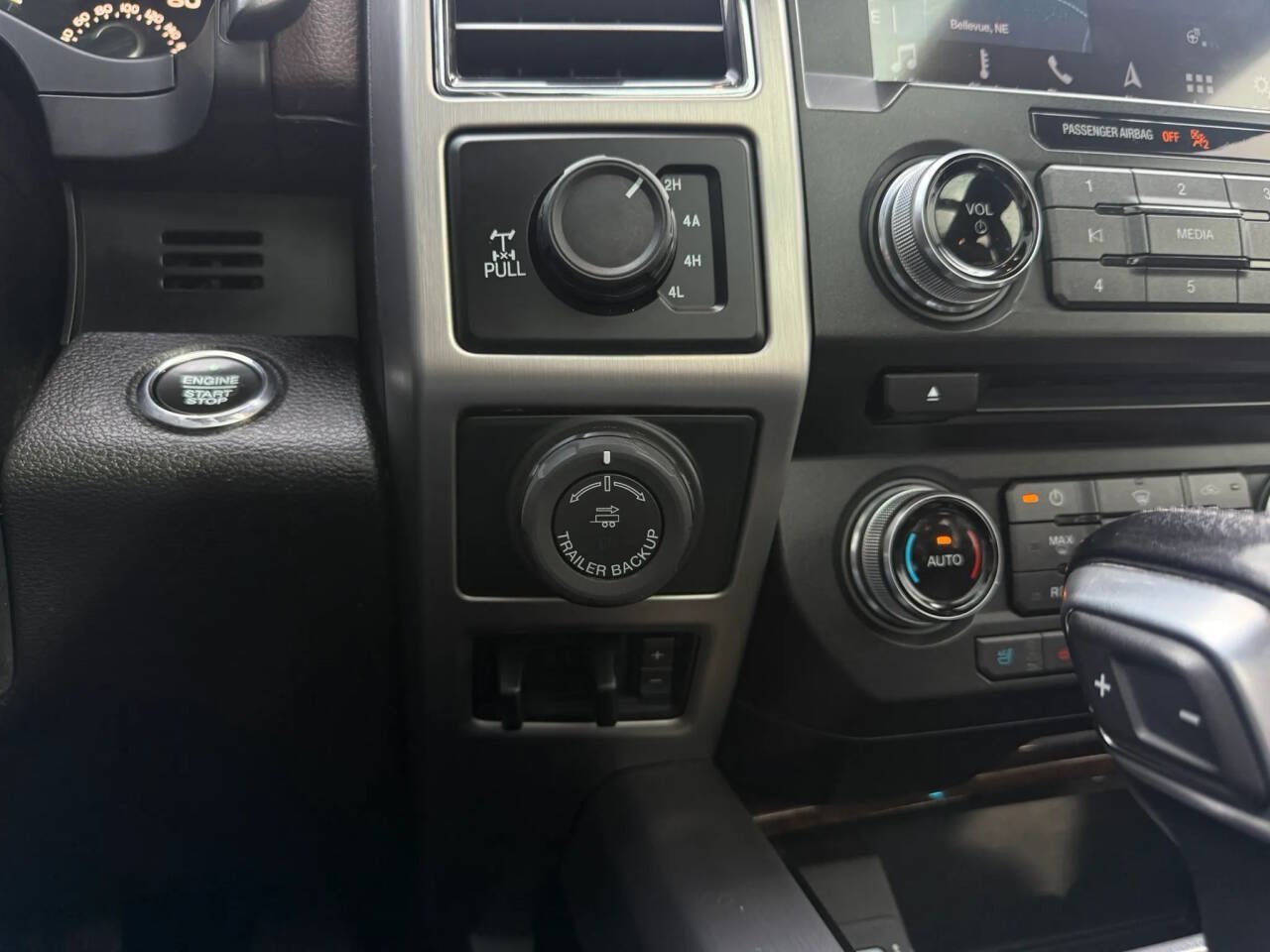 Used 2017 Ford F150 Platinum w/ Equipment Group 701A Luxury AWD/4WD image 11