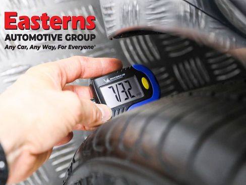 Used 2023 Genesis G70 2.0T image 27