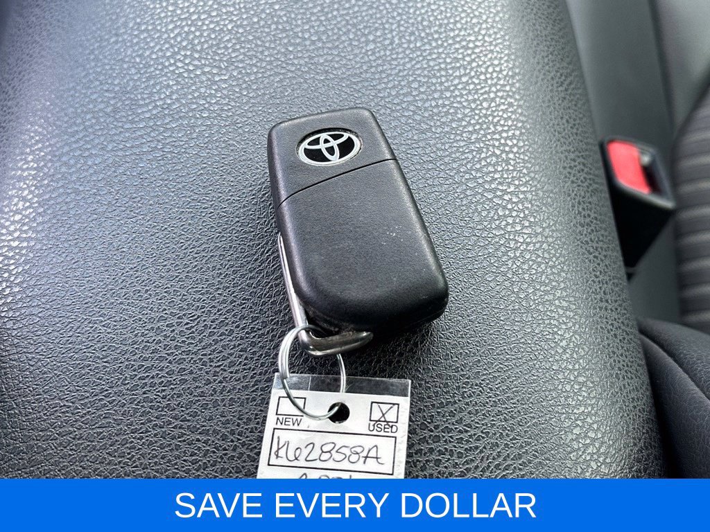 Used 2021 Toyota Camry SE FWD image 22