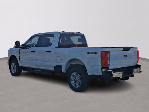 Certified 2025 Ford F250 XLT image 4
