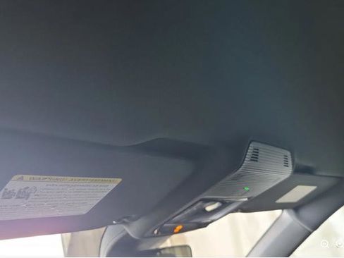 Used 2021 Volkswagen ID.4 Pro image 12