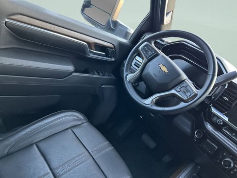 Used 2024 Chevrolet Silverado 2500 High Country image 17