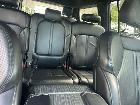 Used 2024 Jeep Wagoneer Series II w/ Flexible Seating Group AWD/4WD image 38