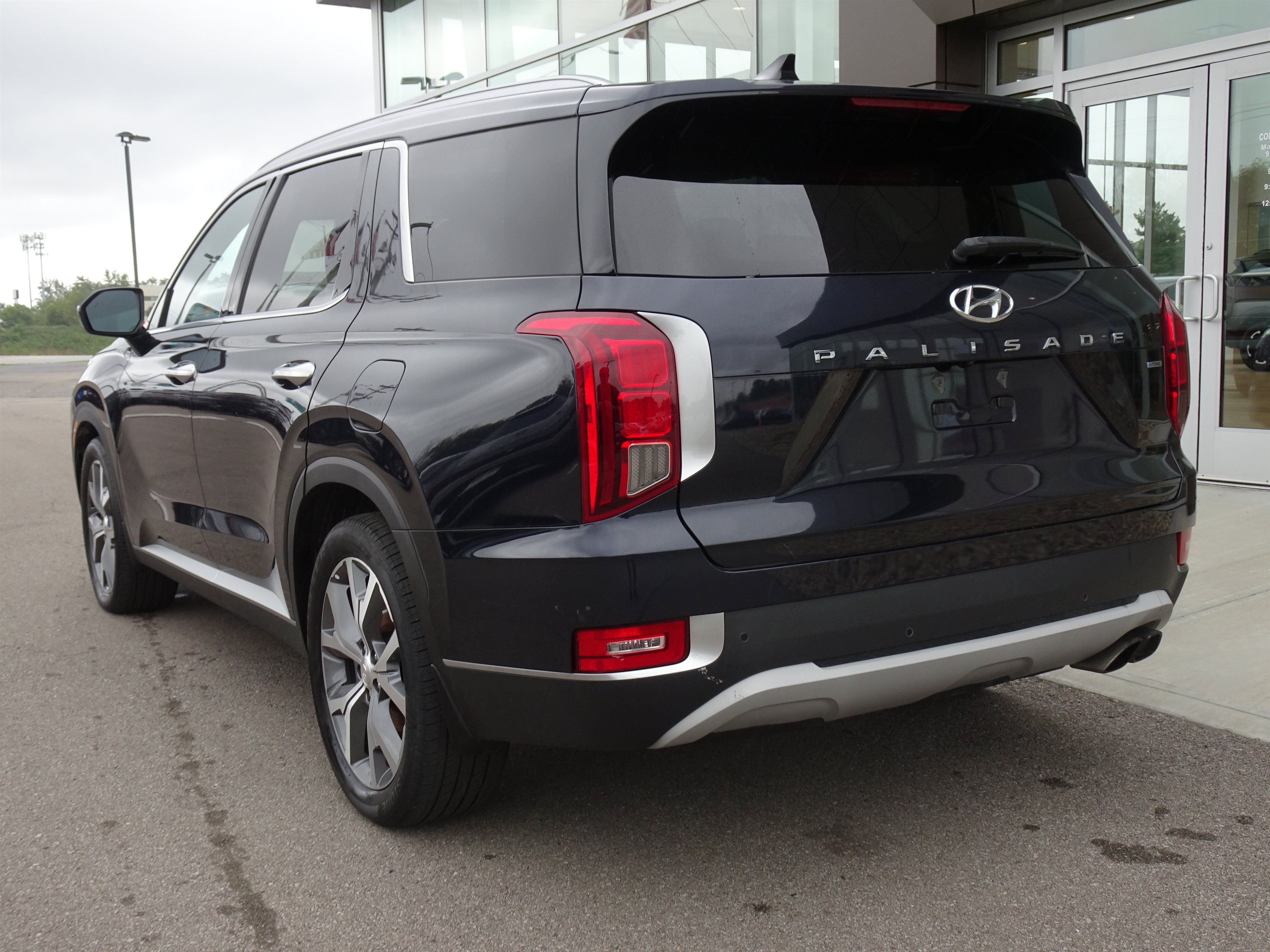 Used 2022 Hyundai Palisade SEL w/ 8P Bench Seat Package AWD/4WD image 3