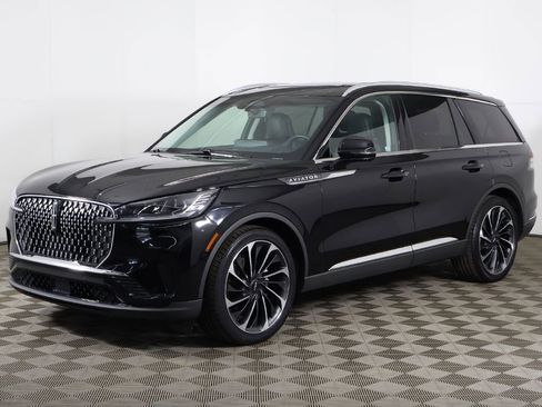 Used 2025 Lincoln Aviator Reserve w/ Equipment Group 201A AWD/4WD image 14