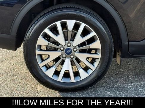 Used 2022 Ford Escape Titanium w/ Class II Trailer Tow Package AWD/4WD image 9