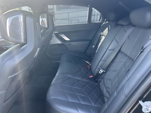 Used 2023 BMW 740i image 24