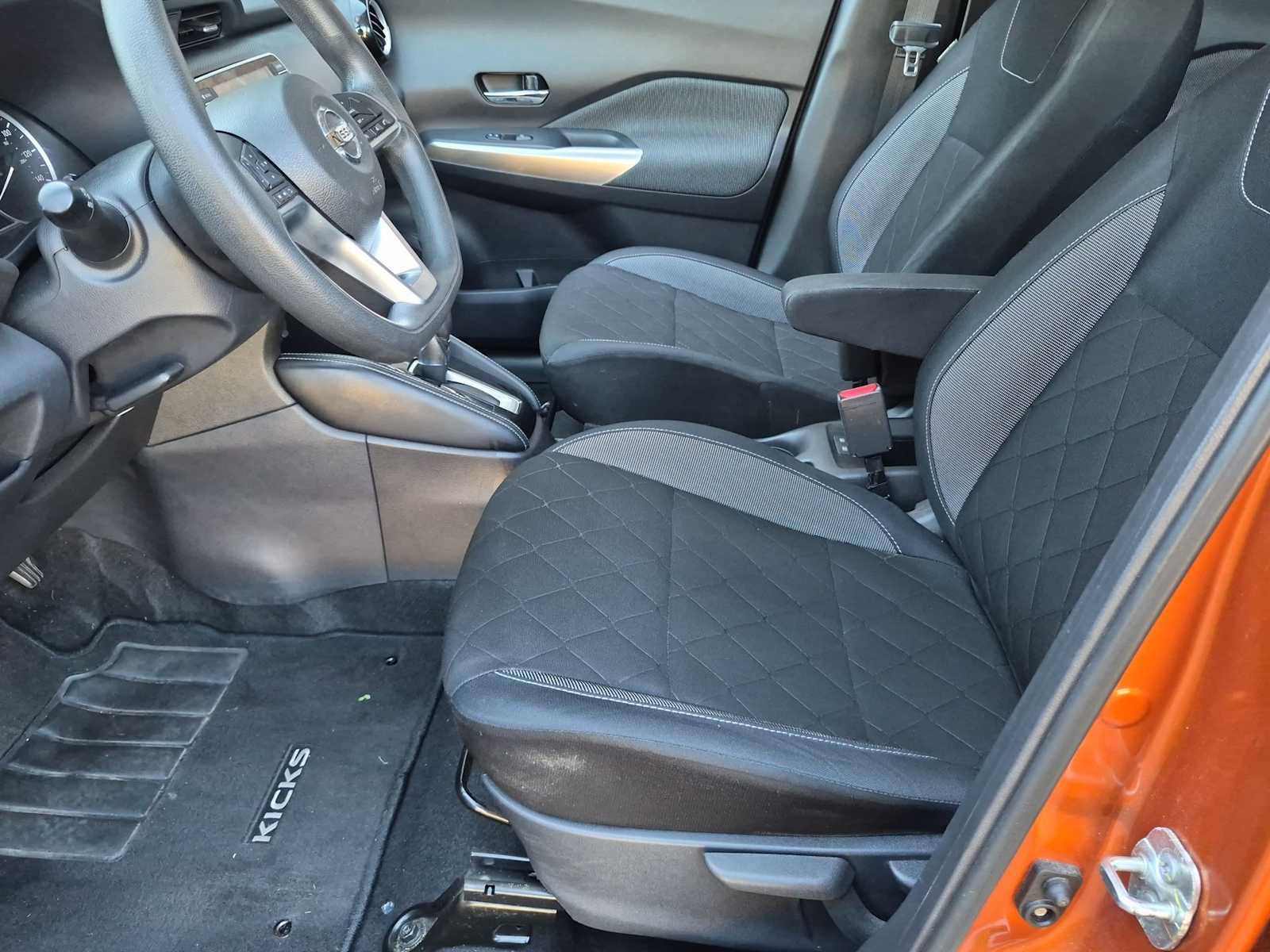 Used 2019 Nissan Kicks SV FWD image 16