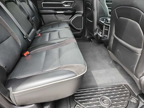 Used 2019 RAM 1500 Laramie AWD/4WD image 17