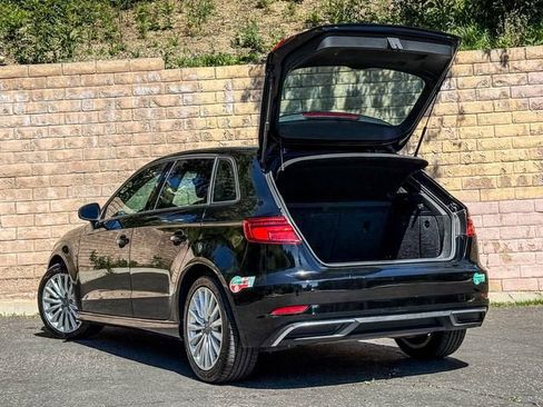 Used 2017 Audi A3 e-tron Premium image 19