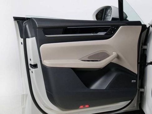 New 2026 Porsche Macan 4S Electric AWD/4WD image 31