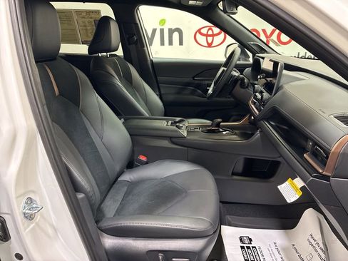 Used 2026 Toyota Grand Highlander AWD Hybrid image 11