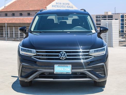 Used 2022 Volkswagen Tiguan S image 2